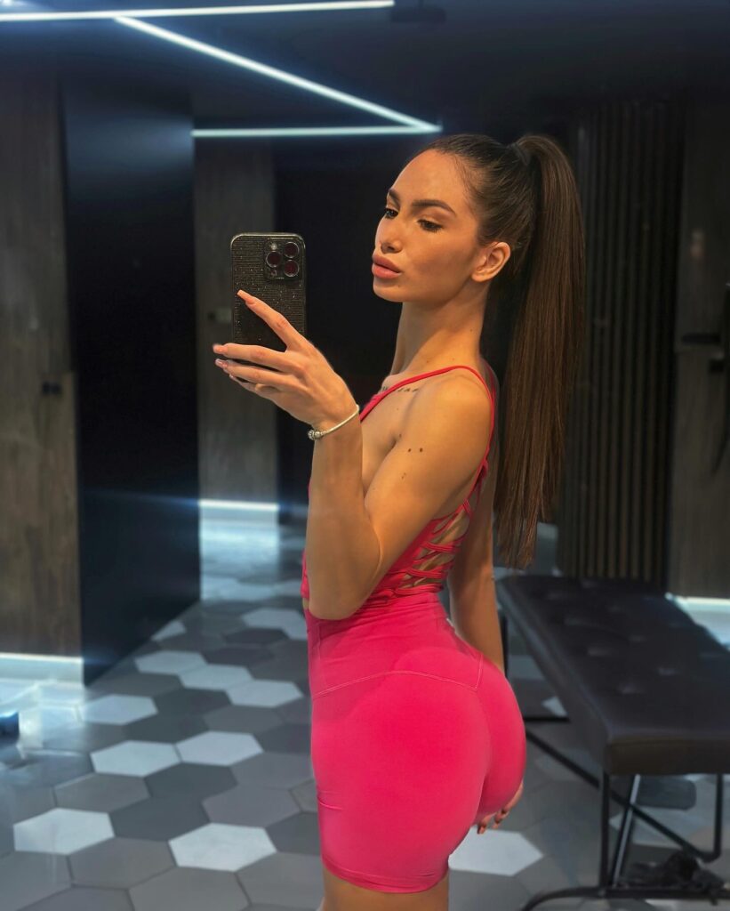 alexxssandrovva_1729490981_3483545291824839356_6420170385