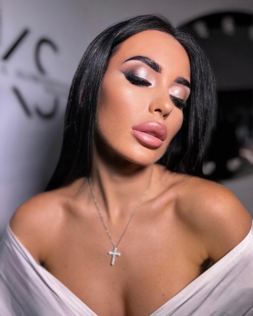 alisha-ua_1668176529_2969202396090463872_19784222820