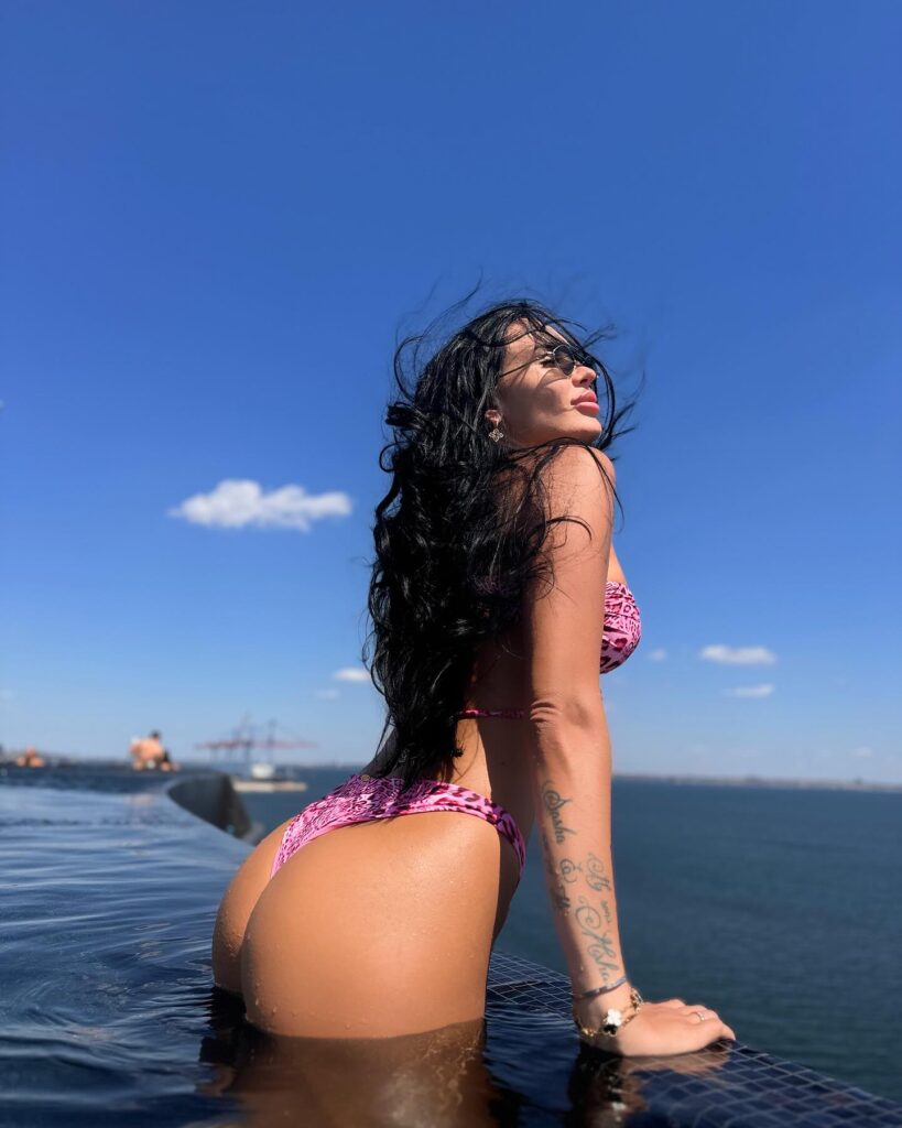 alisha-ua_1723455920_3432919532811114510_19784222820
