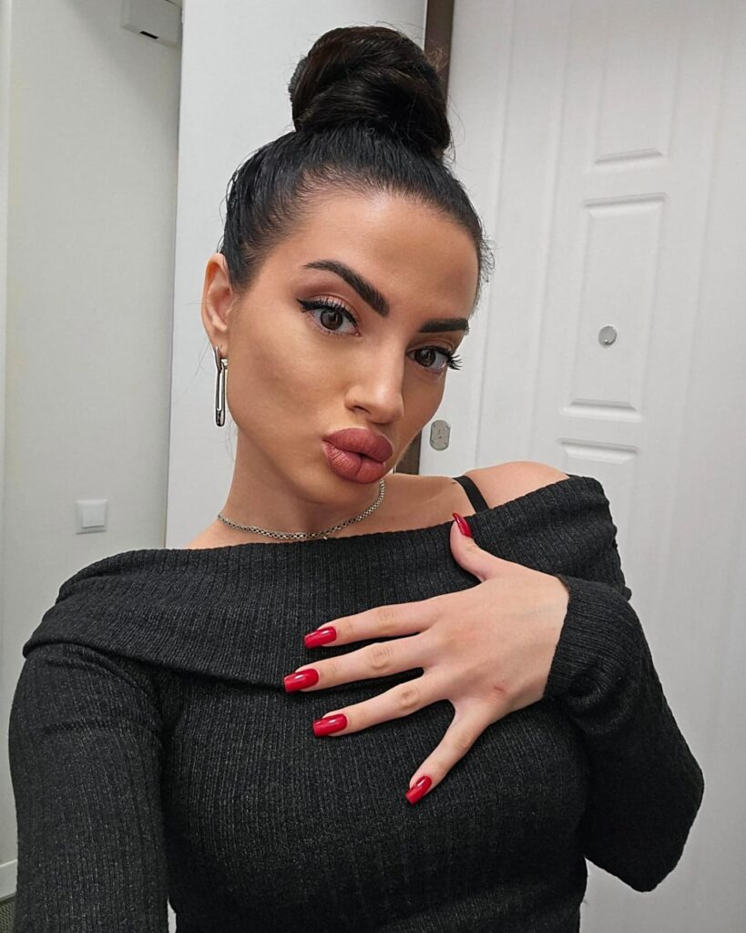 alyonka_sergeeva_995_1731016931_3496345888579283449_7397518821