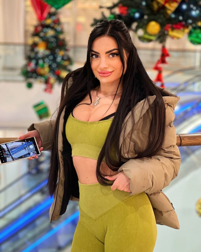 alyonka_sergeeva_995_1735692761_3535569597969825352_7397518821
