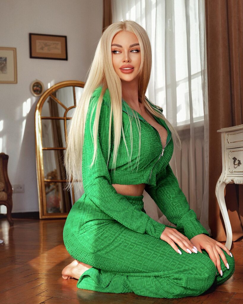 anastasiiabod_1693142569_3178632715900896252_1431905094
