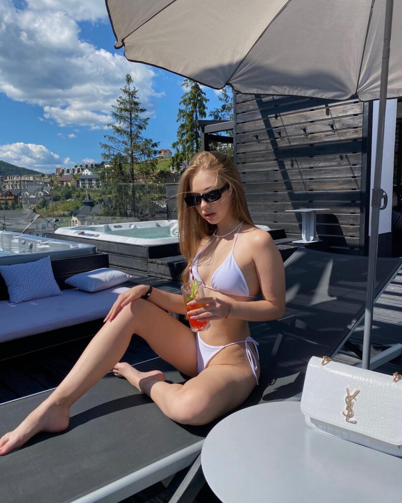 anastasya_troyan_1693641046_3182814247439132745_4647117240