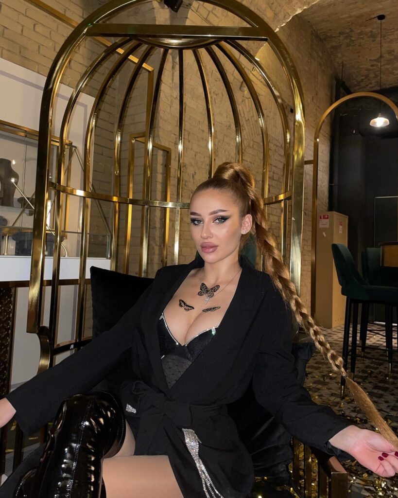 ann_orlovaaaa_1704713037_3275692837780793144_1515927697