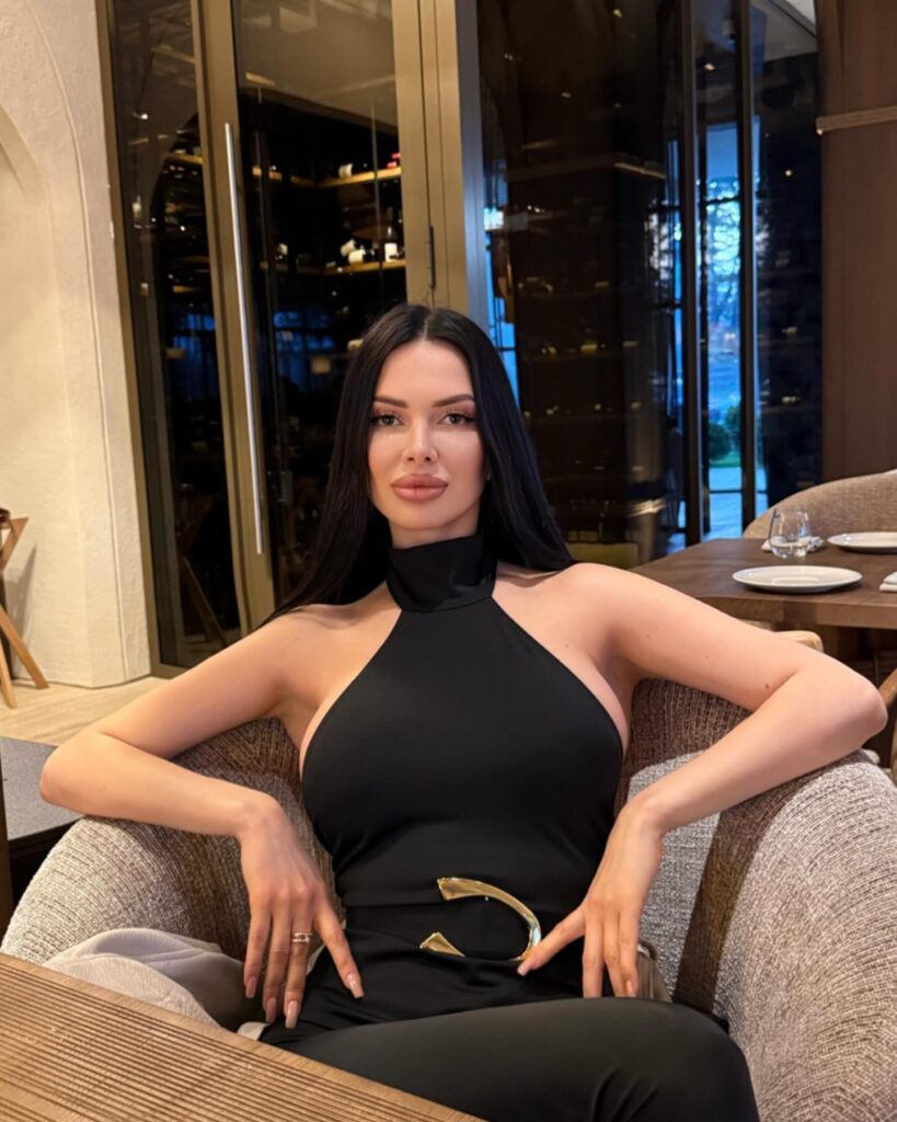 brunette___8_1744478887_3609272967406935173_1595544623