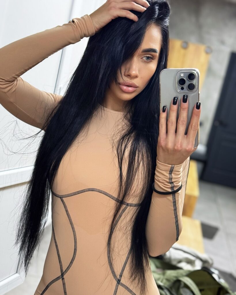 darinaloren_1729258213_3481592693760635106_1204188548