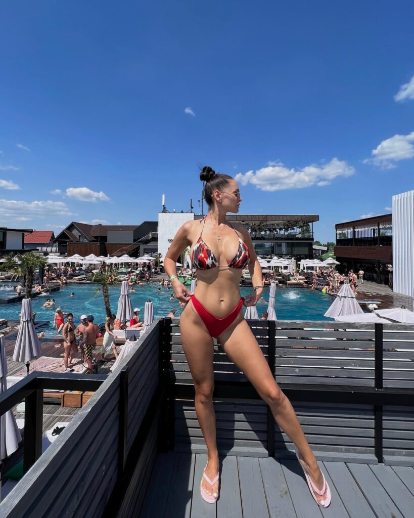 dasha-0001_1689509048_3148152534266790105_445518053