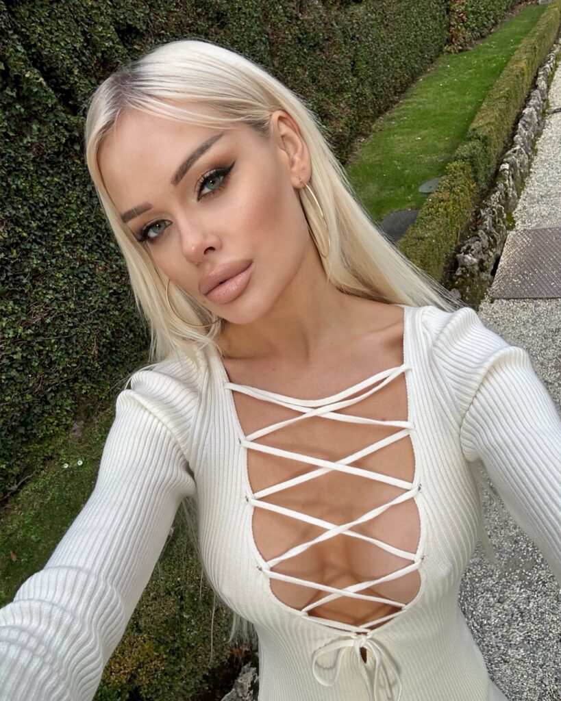 __dasha__one_1700159754_3237497129884728037_227462668