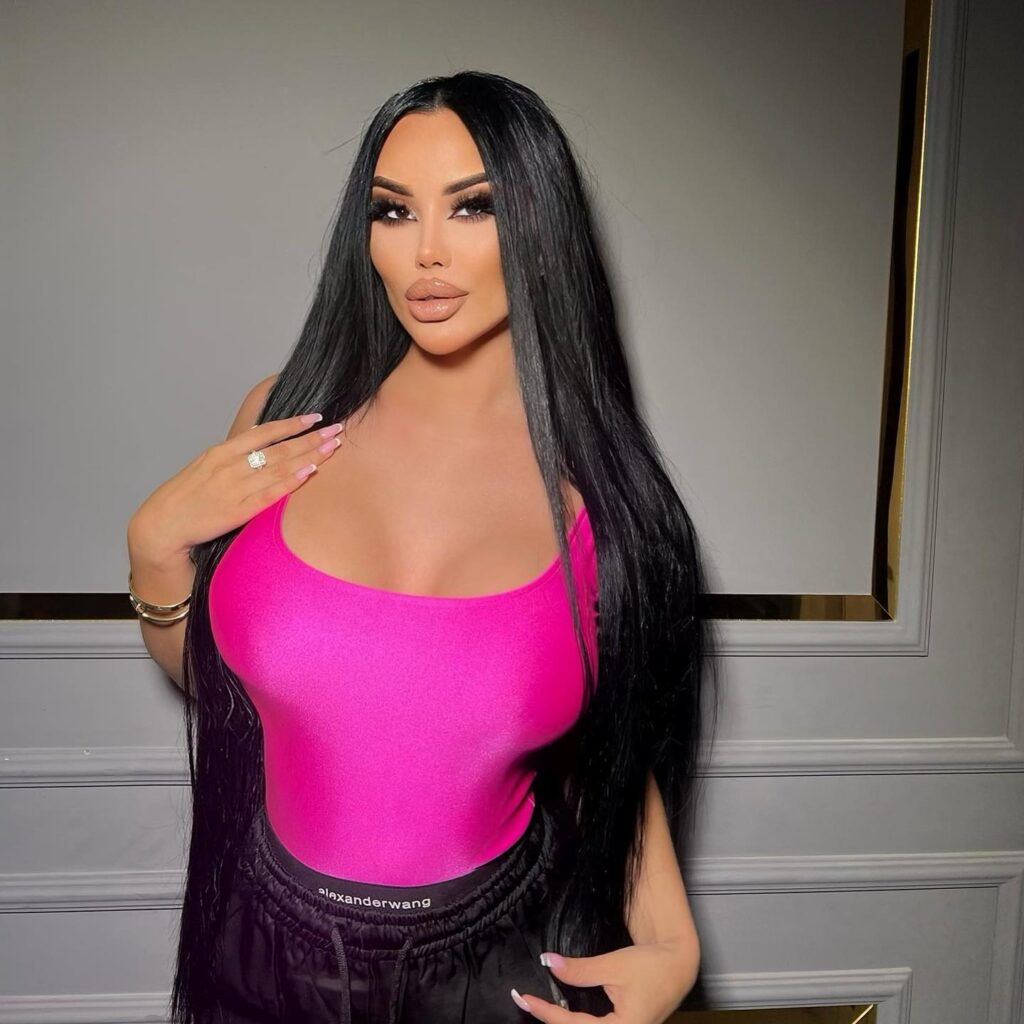 kamillashermuh_1659874152_2899557003098745524_528190490