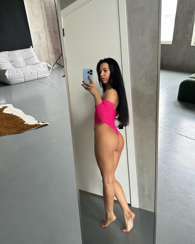 laiba_alexandrovna_1710838210_3327074508579470804_2071105711