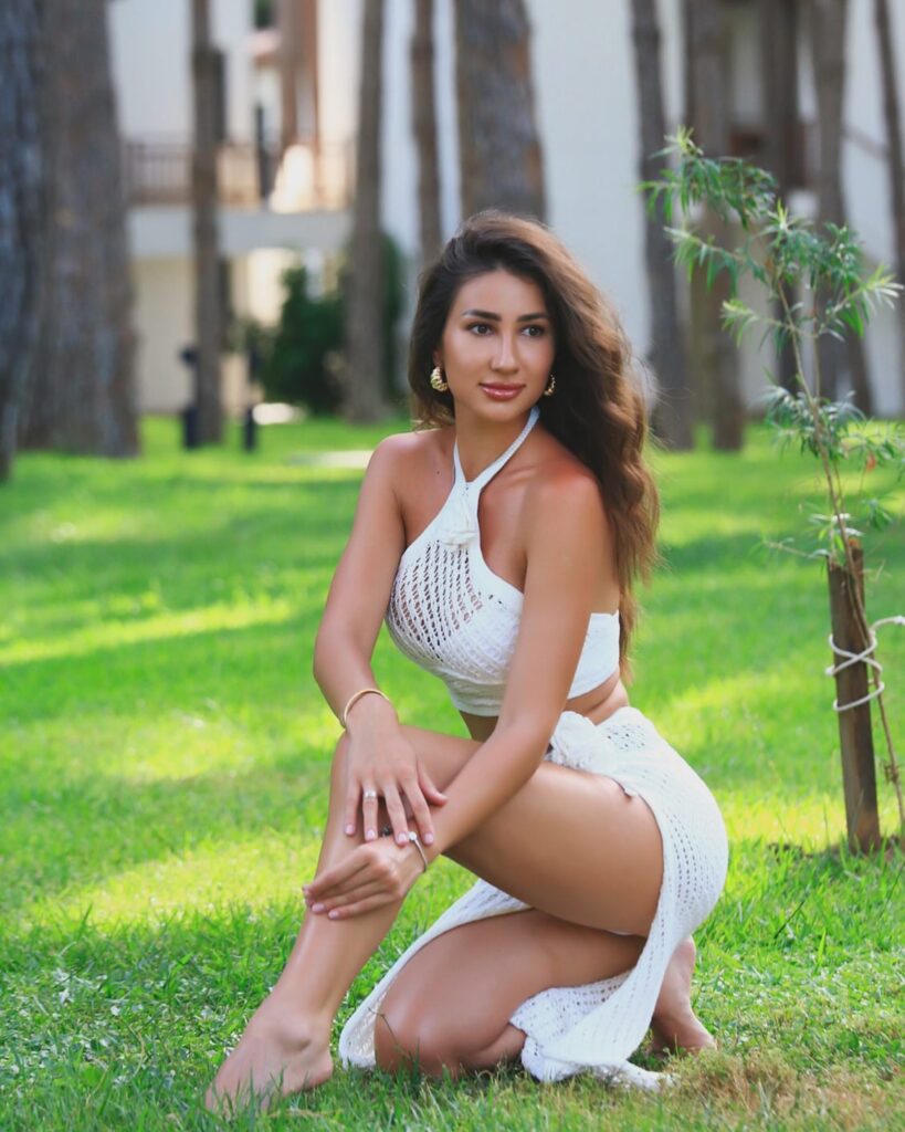 miss-karinka_1717752384_3385074803893780544_1674340929