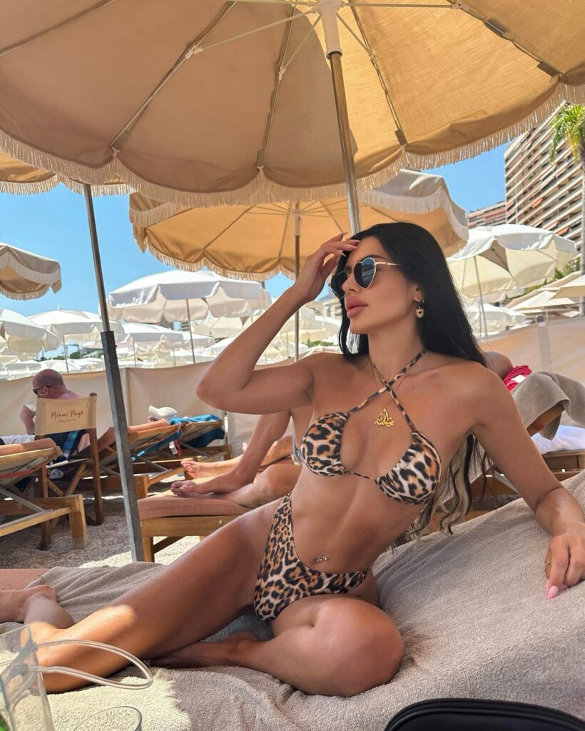 __miss__brunette___1722432439_3424333957266812596_373539331