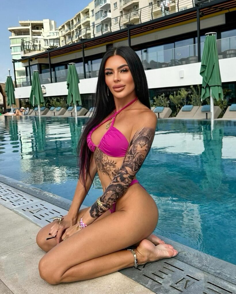 __miss__brunette___1729170663_3480858273713855787_373539331