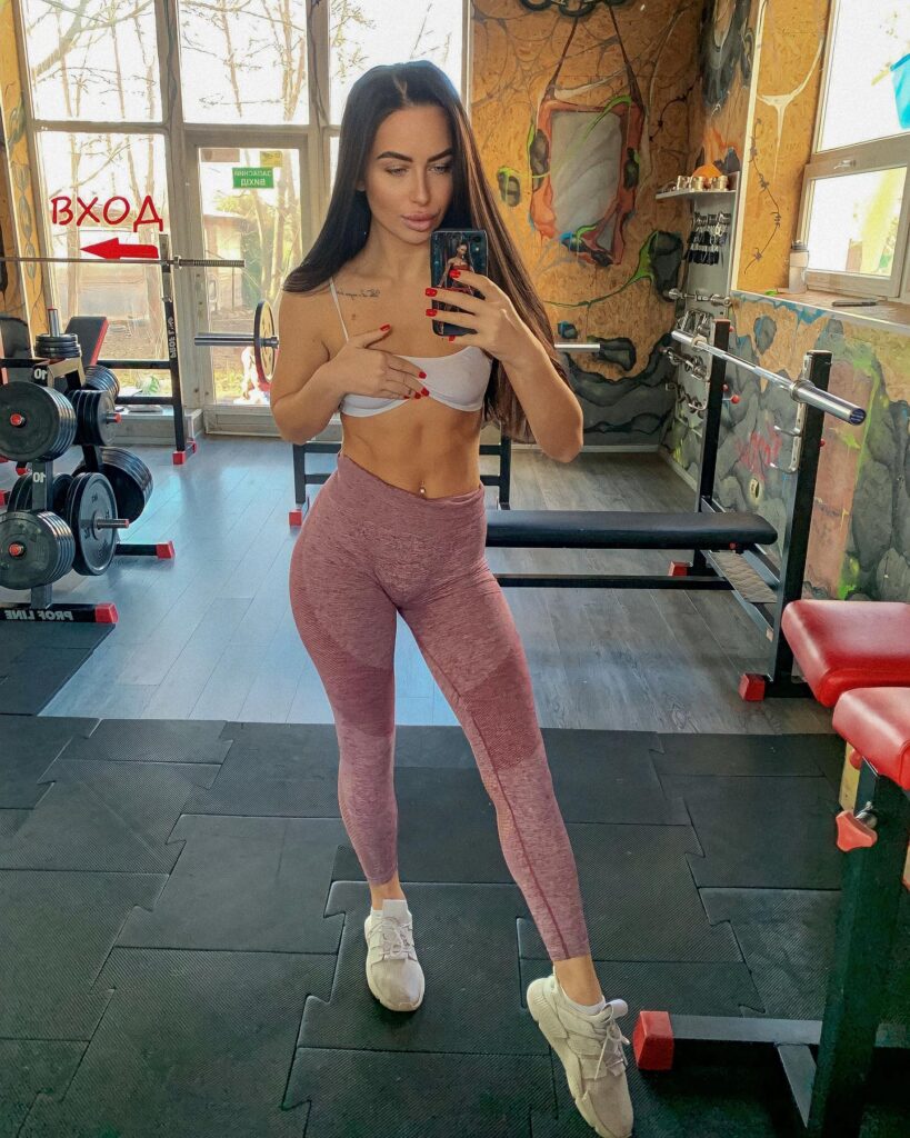olechka_fitness_model_1671527672_2997313814038574115_7023442288