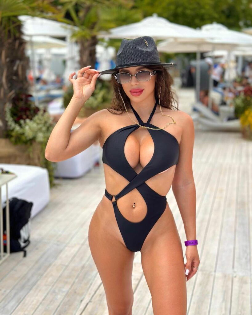 royak_hellen_1718278301_3389486516000763610_8512567099
