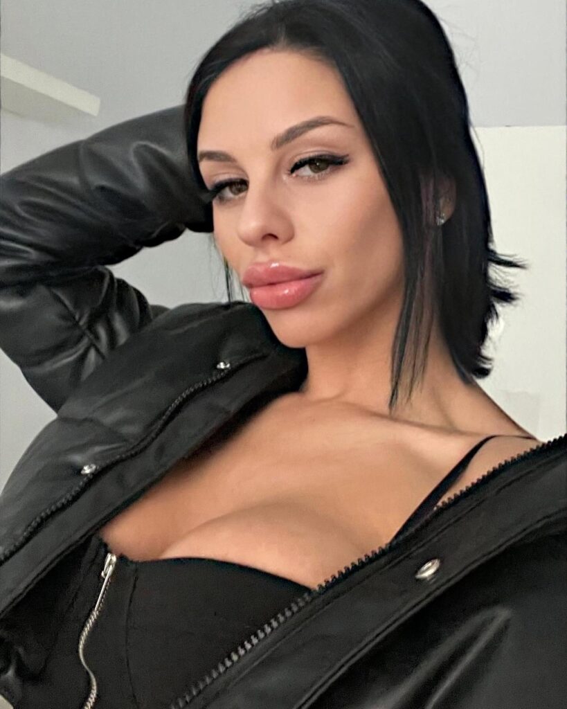 sexotka__1705850257_3285232524807490970_28886640198