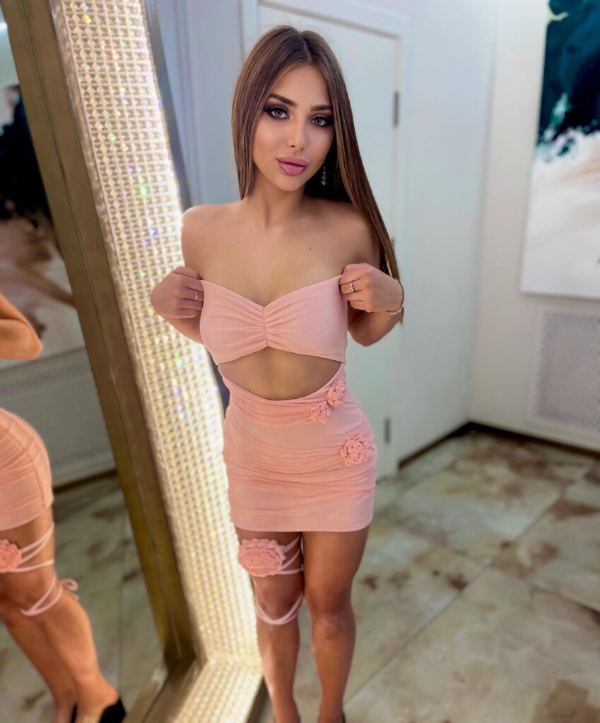 __viictoria_v_1691505689_3164901570801424307_7088739397