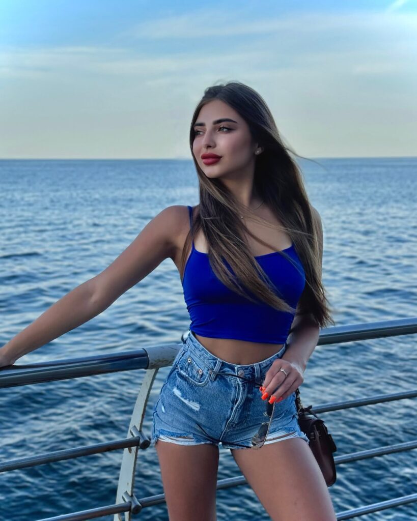 __viictoria_v_1720599859_3408961159736566932_7088739397