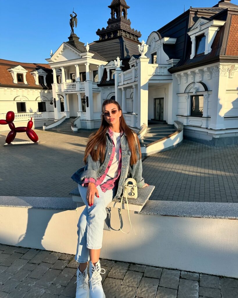 vlada_ly__1727381113_3465846442238941196_48490306636