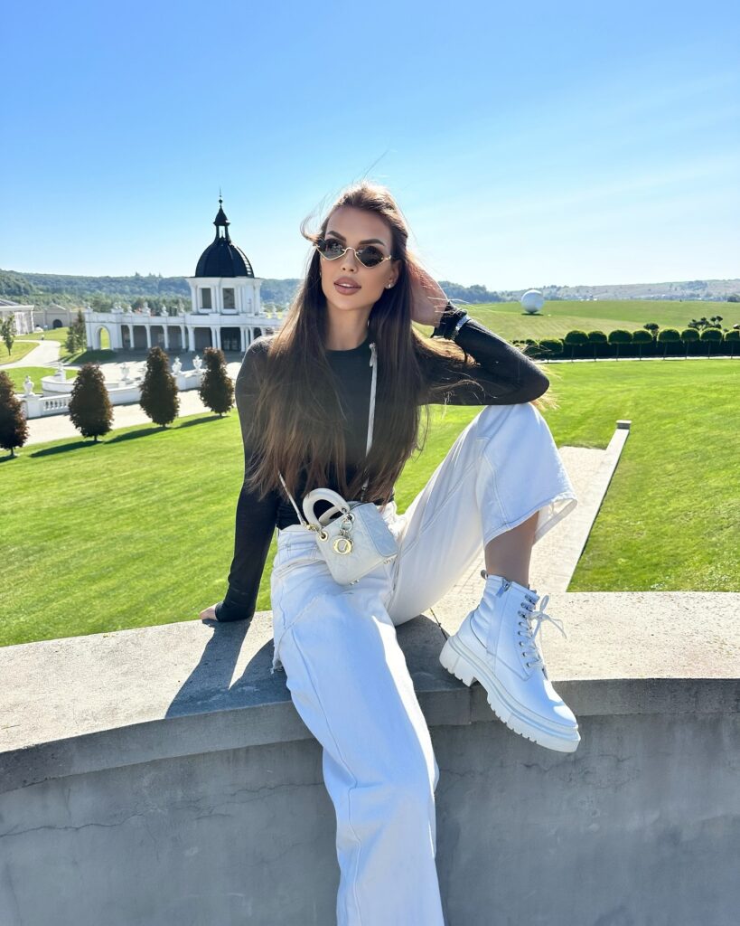 vlada_ly__1727381113_3465846442356524231_48490306636