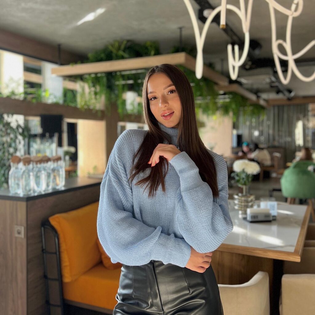 _ilova__1700232554_3238107823383586883_3076843365
