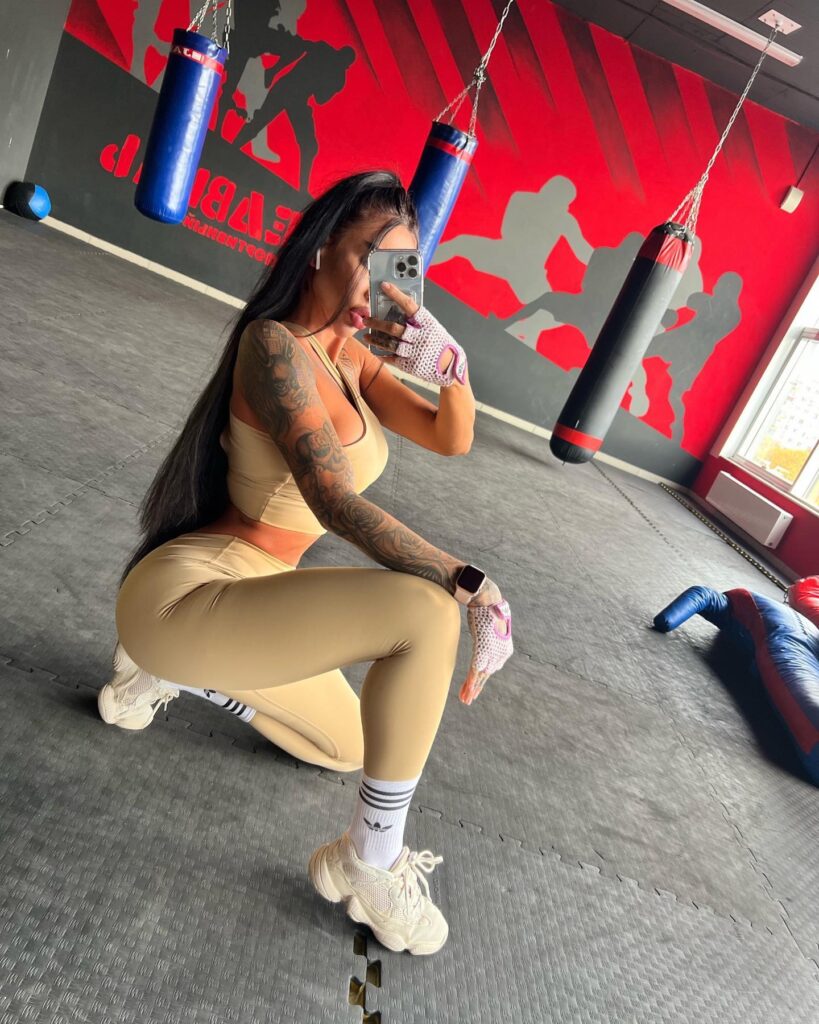 karmelitta__escobar_1666389028_2954207745984865560_46409056443