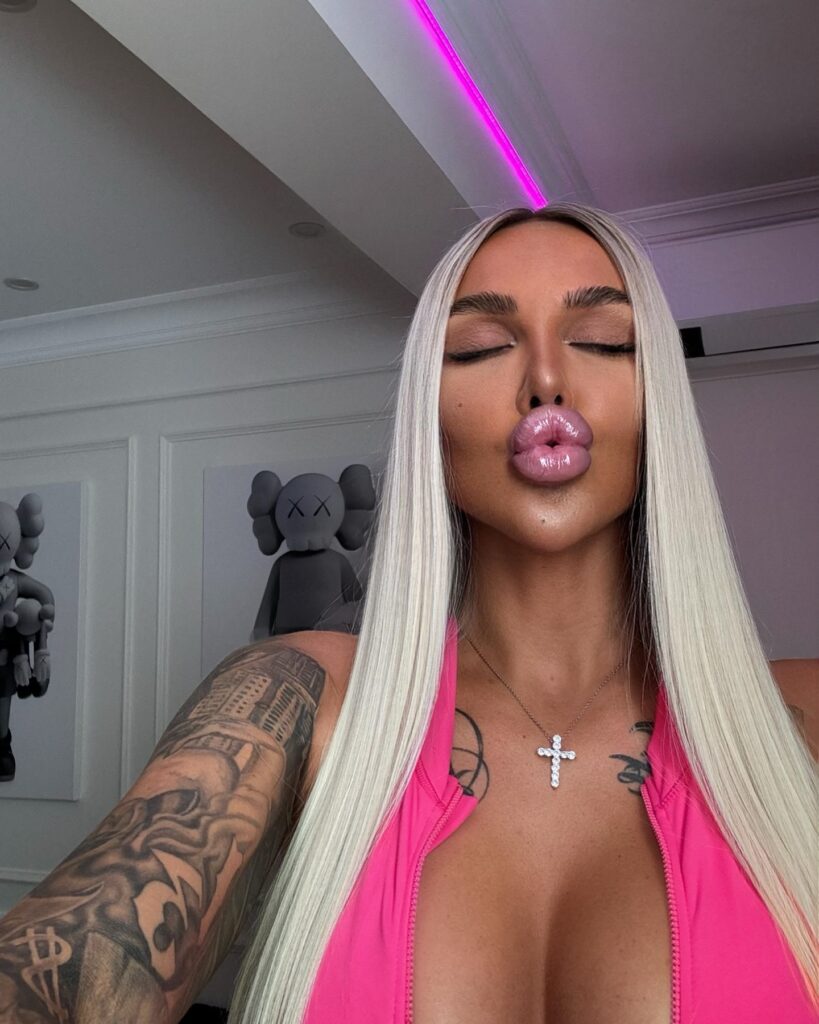karmelitta__escobar_1726998733_3462638806144519488_46409056443