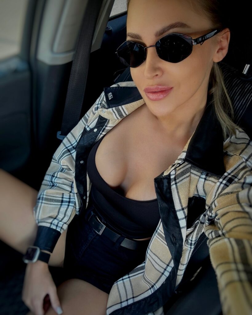 katyaa-moon_1726327488_3457007991073641505_1035662388