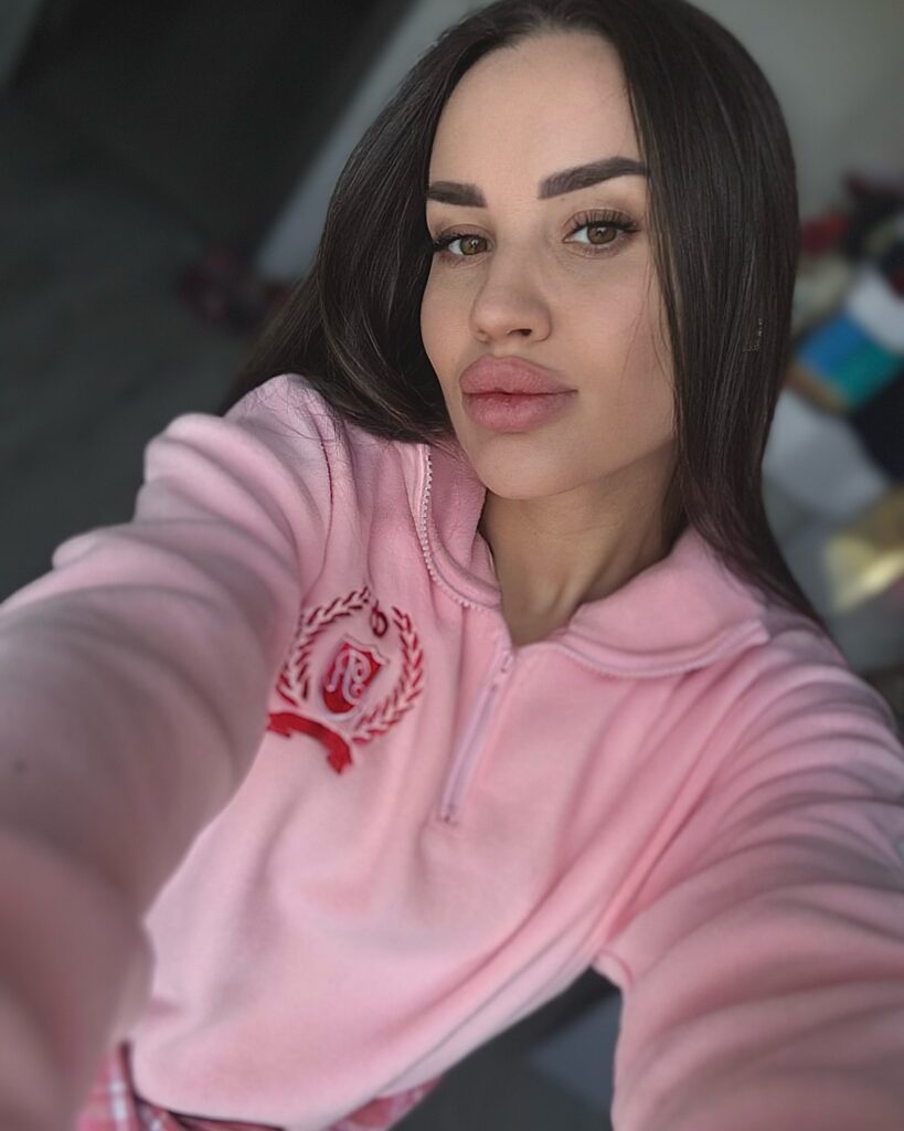 katyapozdnyakova37_1744877141_3612613762176241404_1573698893
