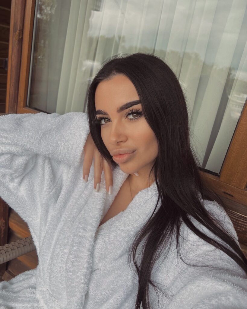 kristina_kalanzhova_1728219320_3472877833355973752_2230759095