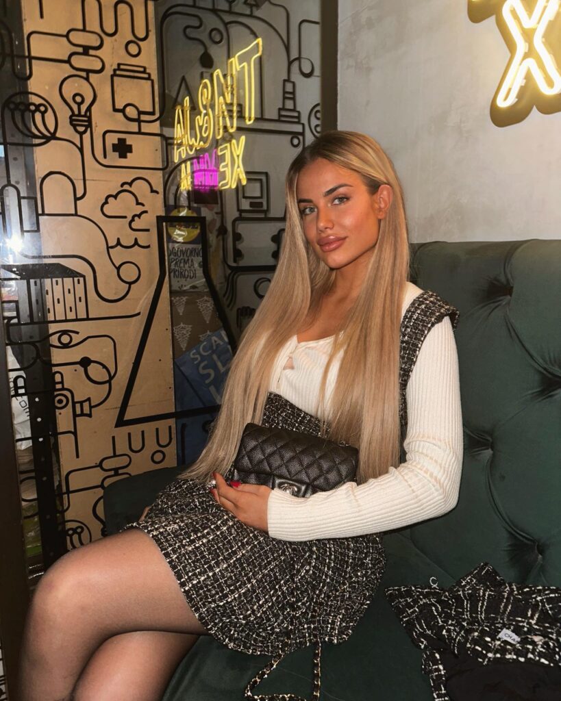 ninababac_1703628041_3266591233869100270_8094090291-2
