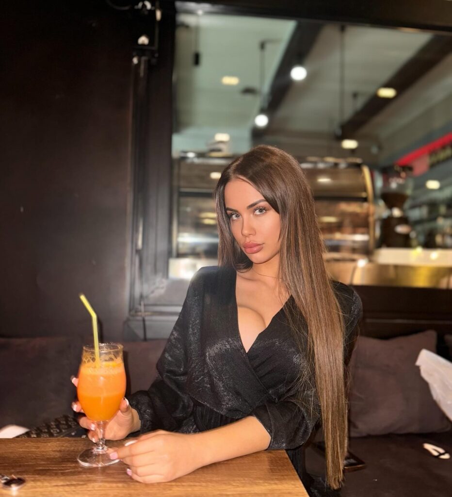 ninababac_1726101201_3455109758781652806_8094090291-2