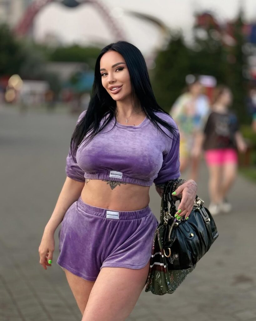 universe_1_9_8_4_1749504445_3651430390035572151-kopiya